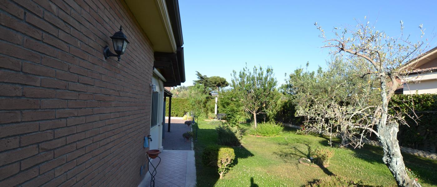 Villa plurifamiliare via del Divino Amore 161/b, Frattocchie, Marino